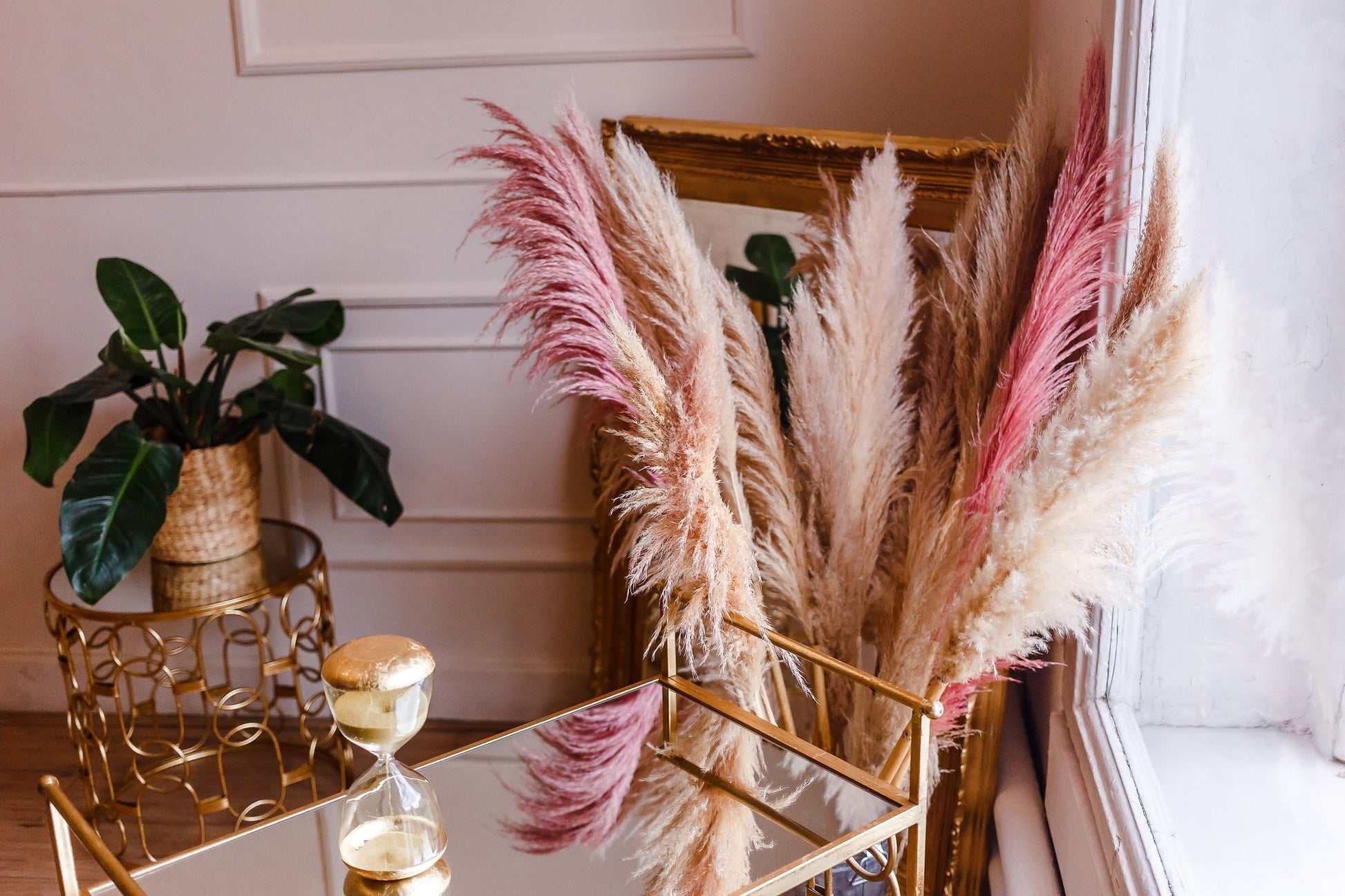 Pink Pampas Grass Pint Image 3